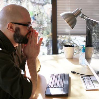 חוק פנסיה לעצמאים: מי חייב להפקיד וכמה?